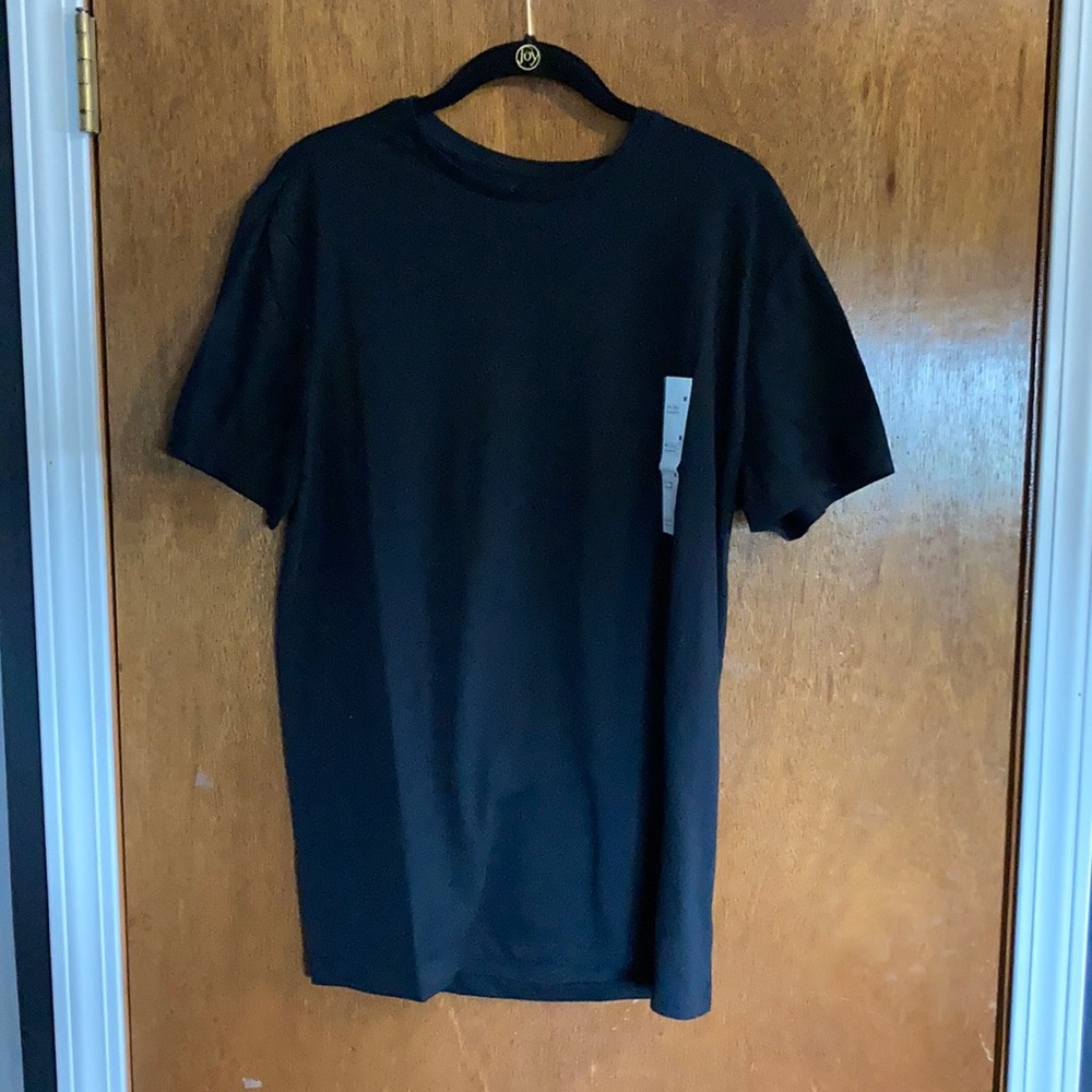 Black tee